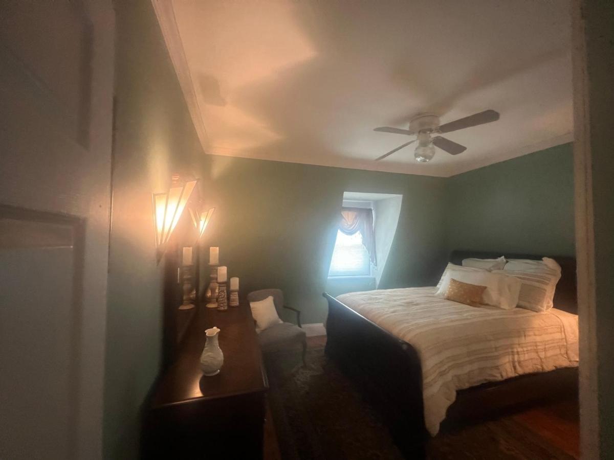 Private Victorian Apartment In Convenient City Location On 5 Acre, Sleeps 5 Poughkeepsie Ngoại thất bức ảnh